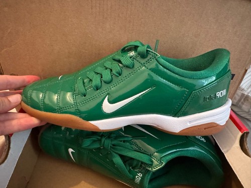 Green total nike 90s - nike,